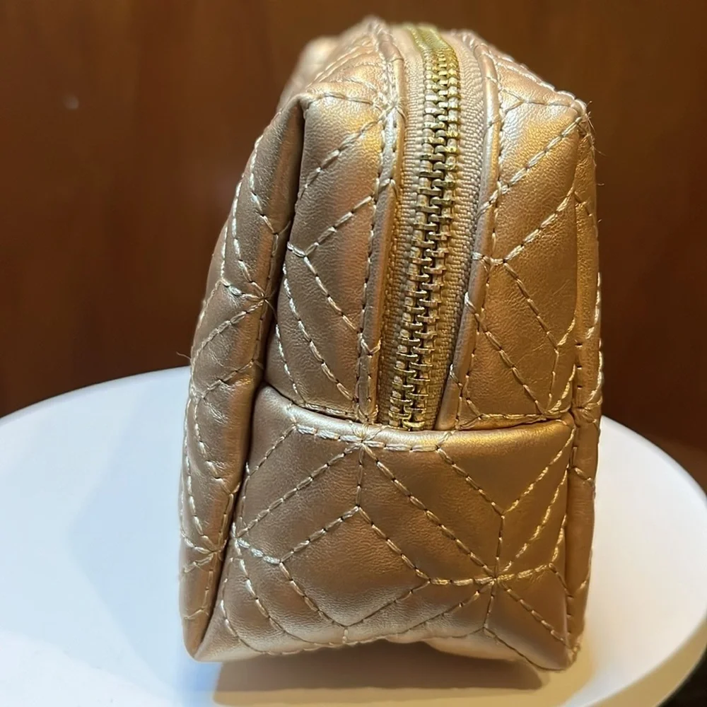Vince Camuto Cosmetic Bag & beauty organizer Quilted gold metallic Acrylic/gold